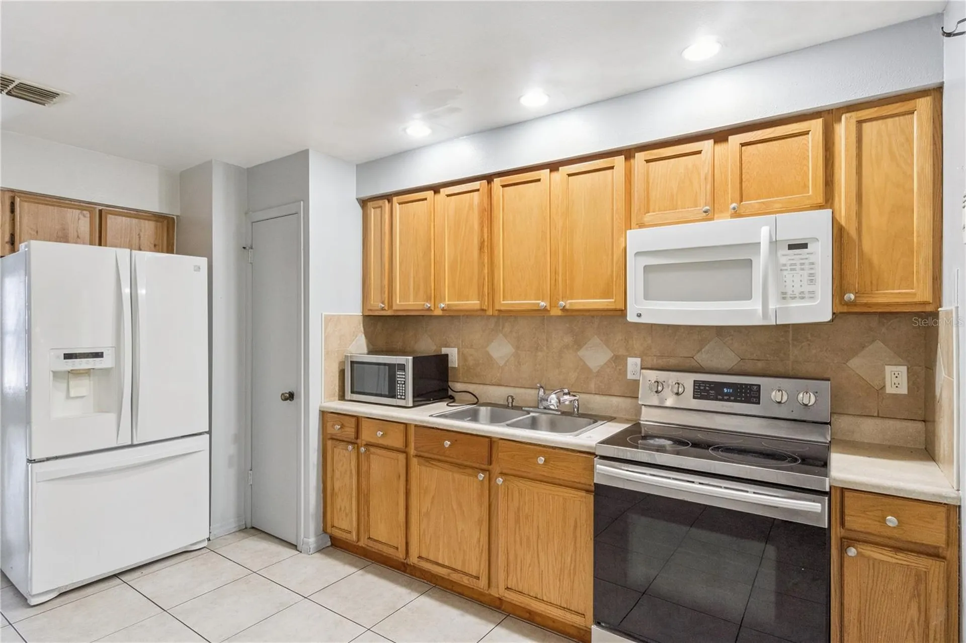 25 Lake Villa Way Kissimmee FL 34743
