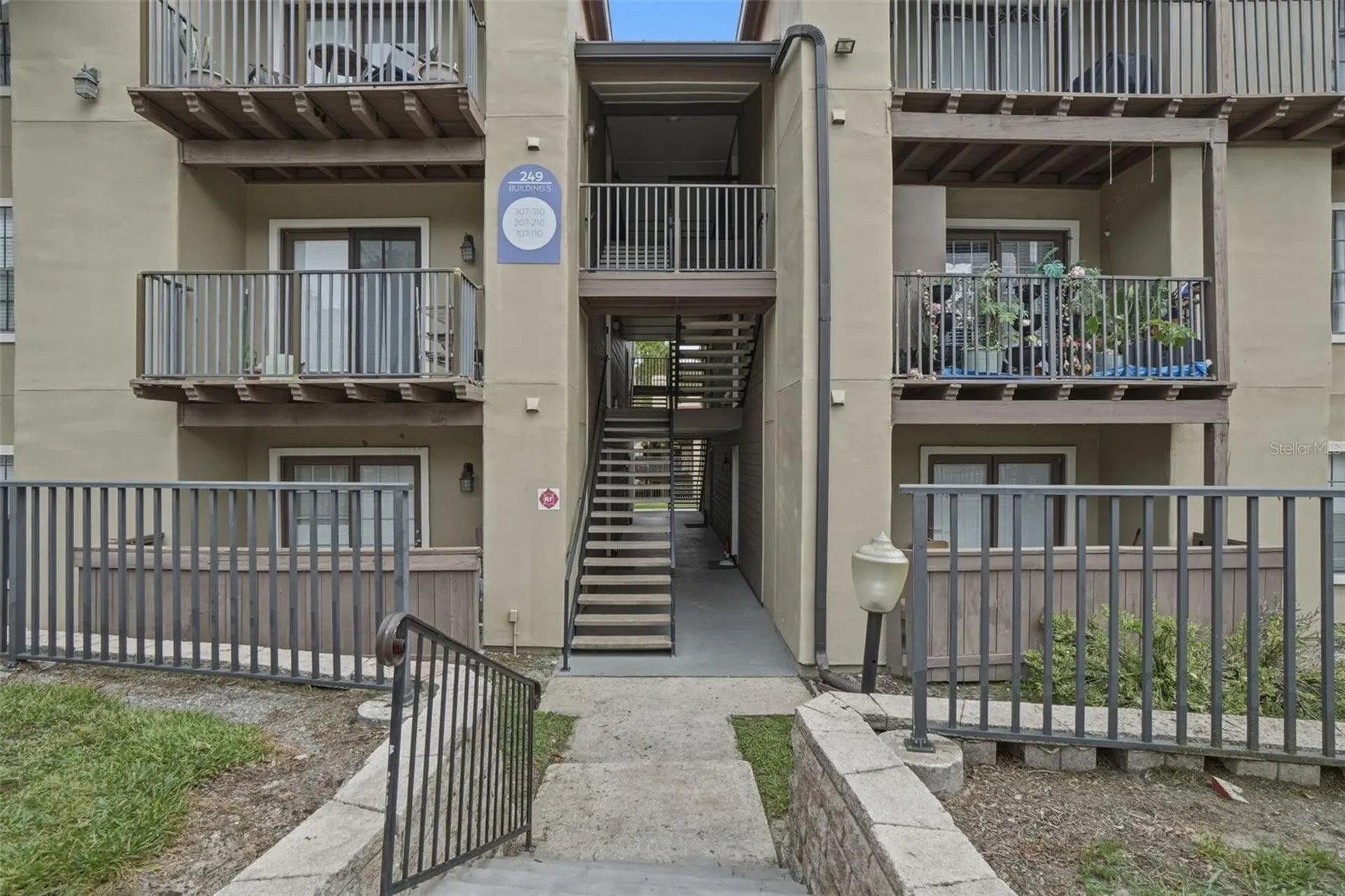 249 Afton Square Altamonte Springs FL 32714