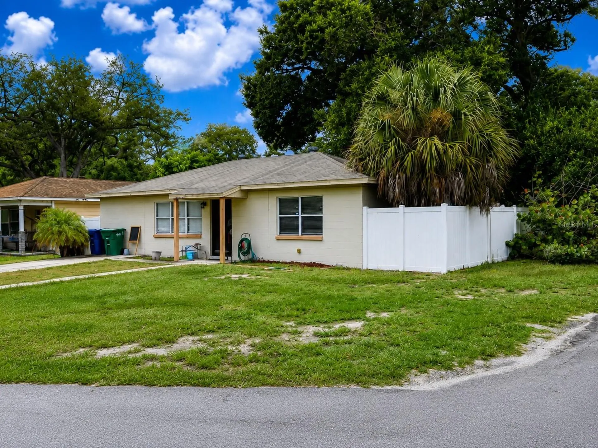 712 N Castle Court Tampa FL 33612