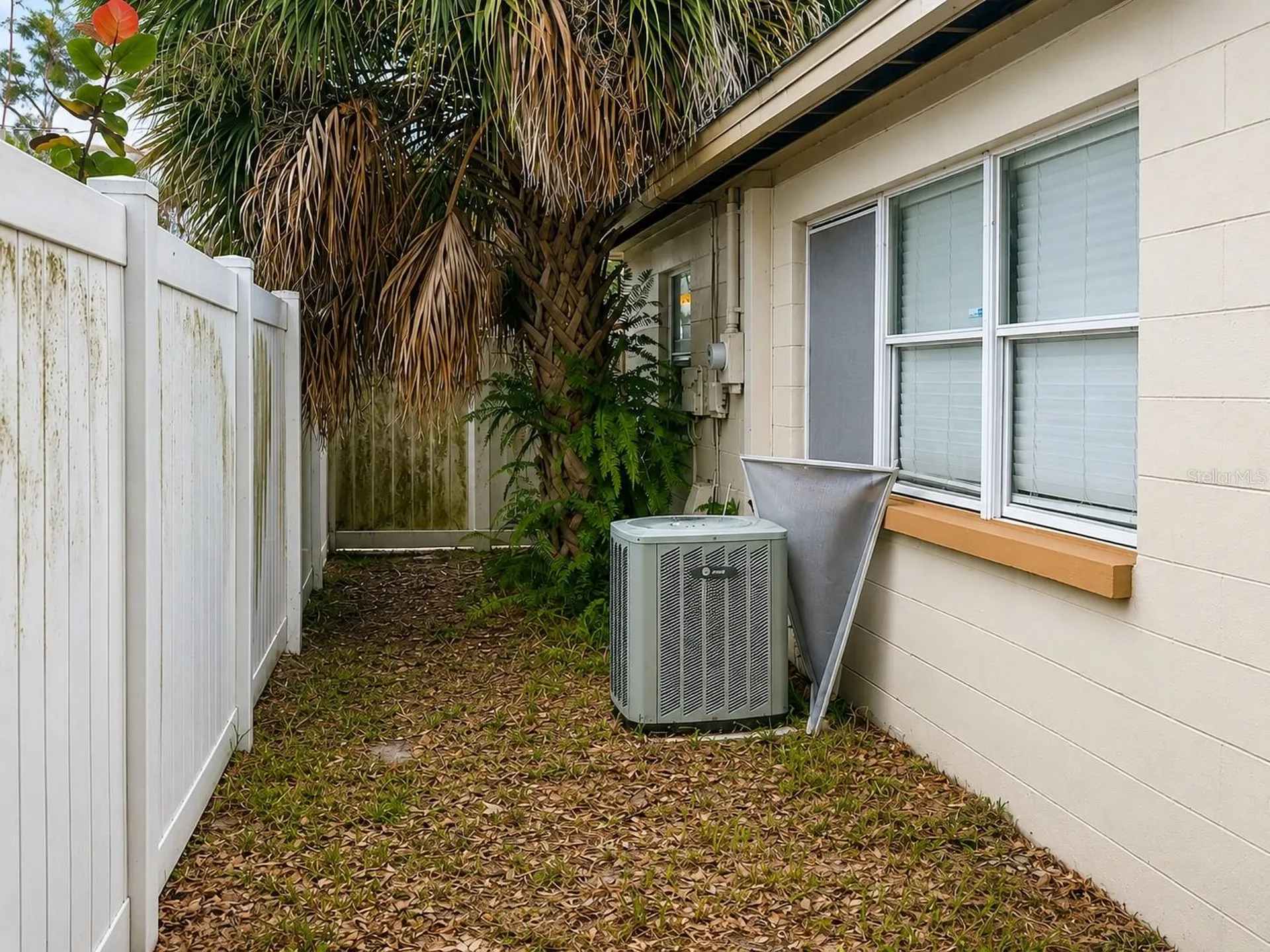 712 N Castle Court Tampa FL 33612