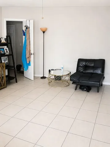 712 N Castle Court Tampa FL 33612