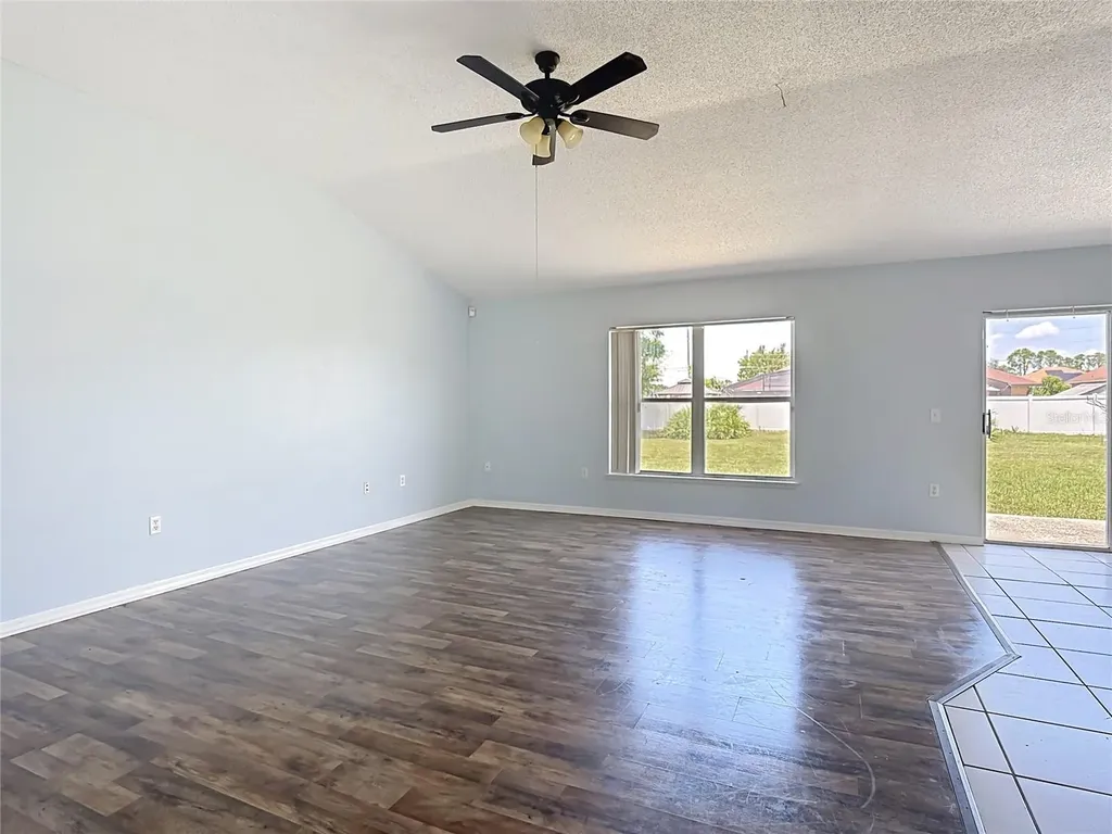 1001 Eiffel Lane Kissimmee FL 34759