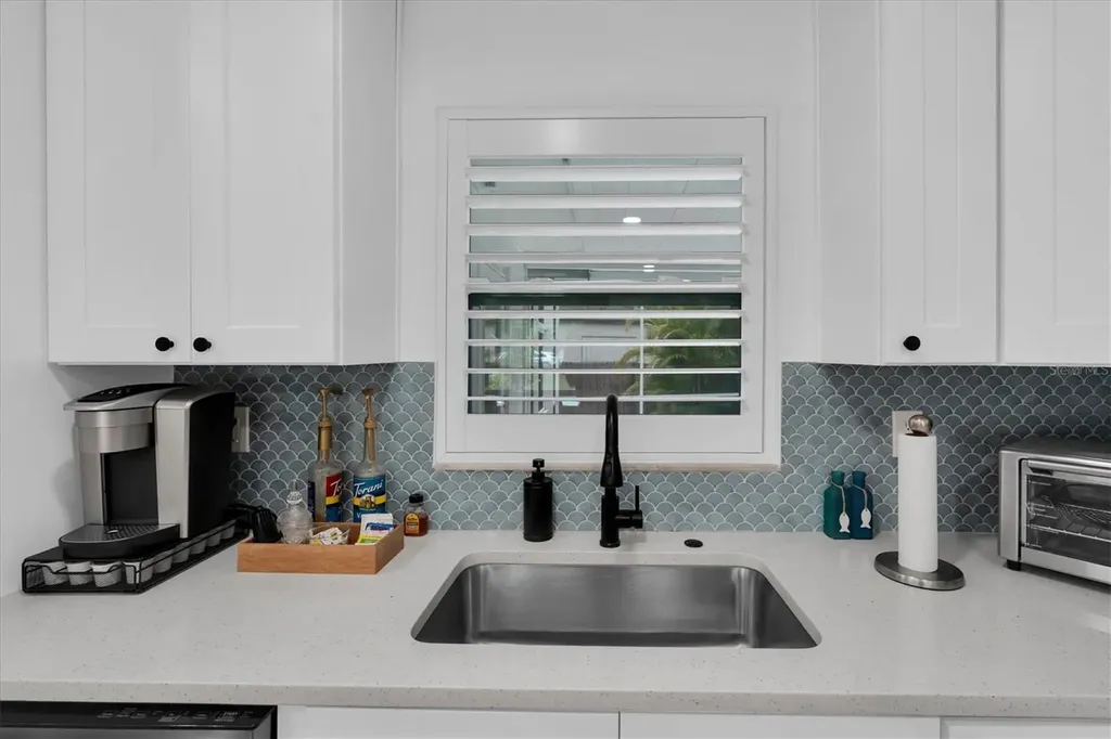 4986 Woodland Drive St Petersburg FL 33708