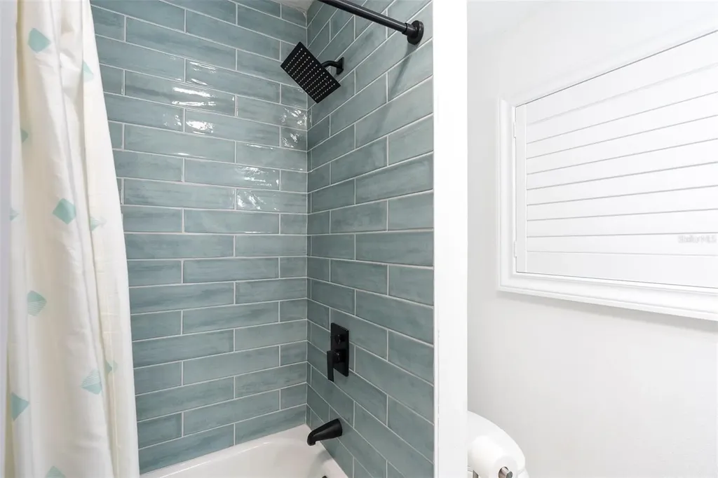 4986 Woodland Drive St Petersburg FL 33708