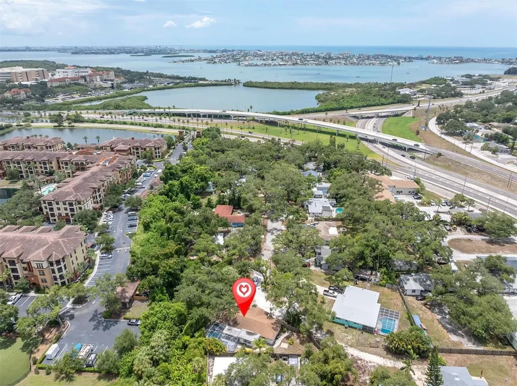 4986 Woodland Drive St Petersburg FL 33708