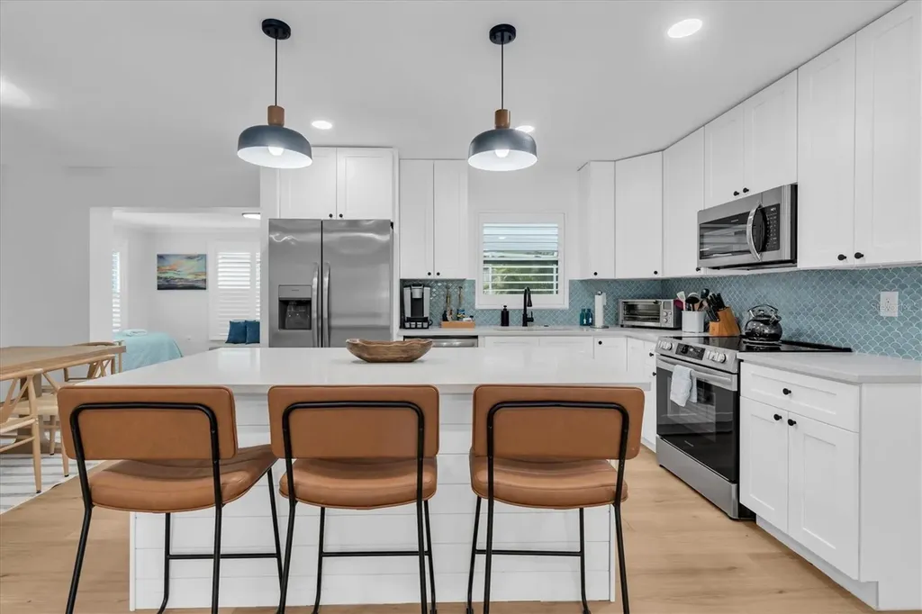 4986 Woodland Drive St Petersburg FL 33708