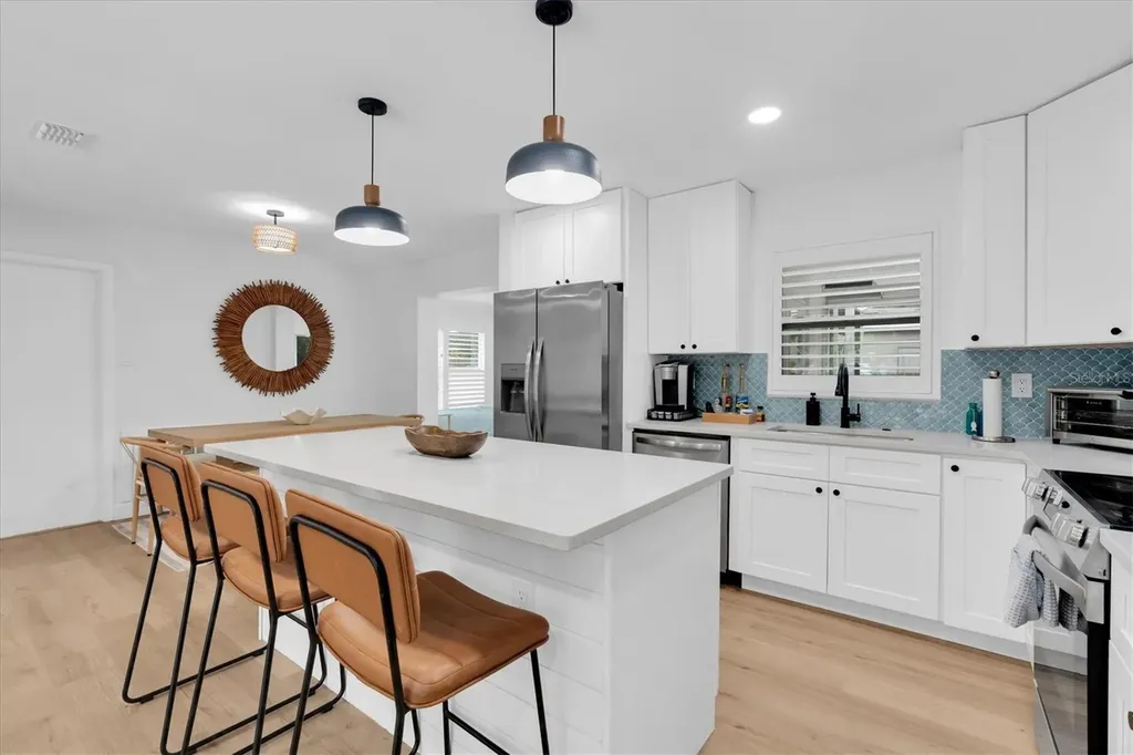 4986 Woodland Drive St Petersburg FL 33708