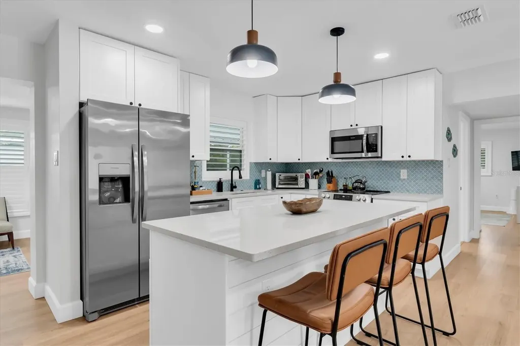 4986 Woodland Drive St Petersburg FL 33708