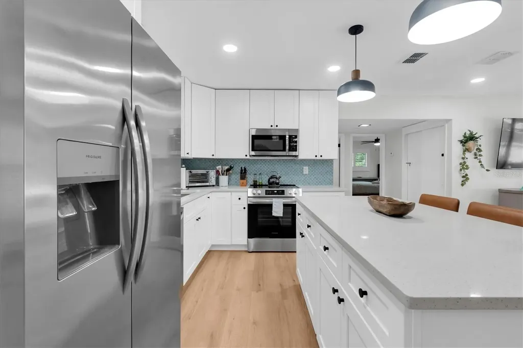 4986 Woodland Drive St Petersburg FL 33708