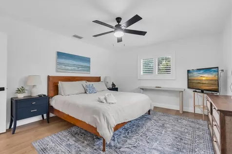 4986 Woodland Drive St Petersburg FL 33708
