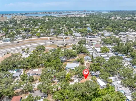 4986 Woodland Drive St Petersburg FL 33708