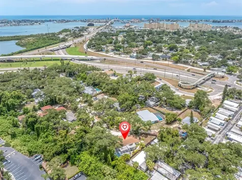 4986 Woodland Drive St Petersburg FL 33708