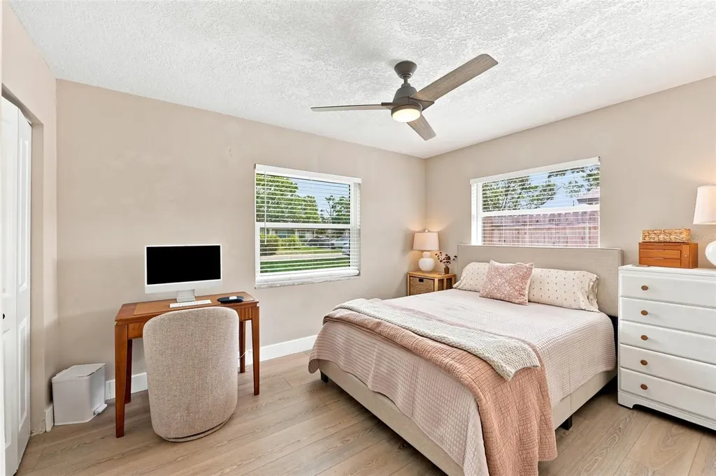 716 75th Avenue N St Petersburg FL 33702