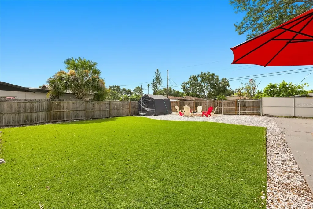 716 75th Avenue N St Petersburg FL 33702