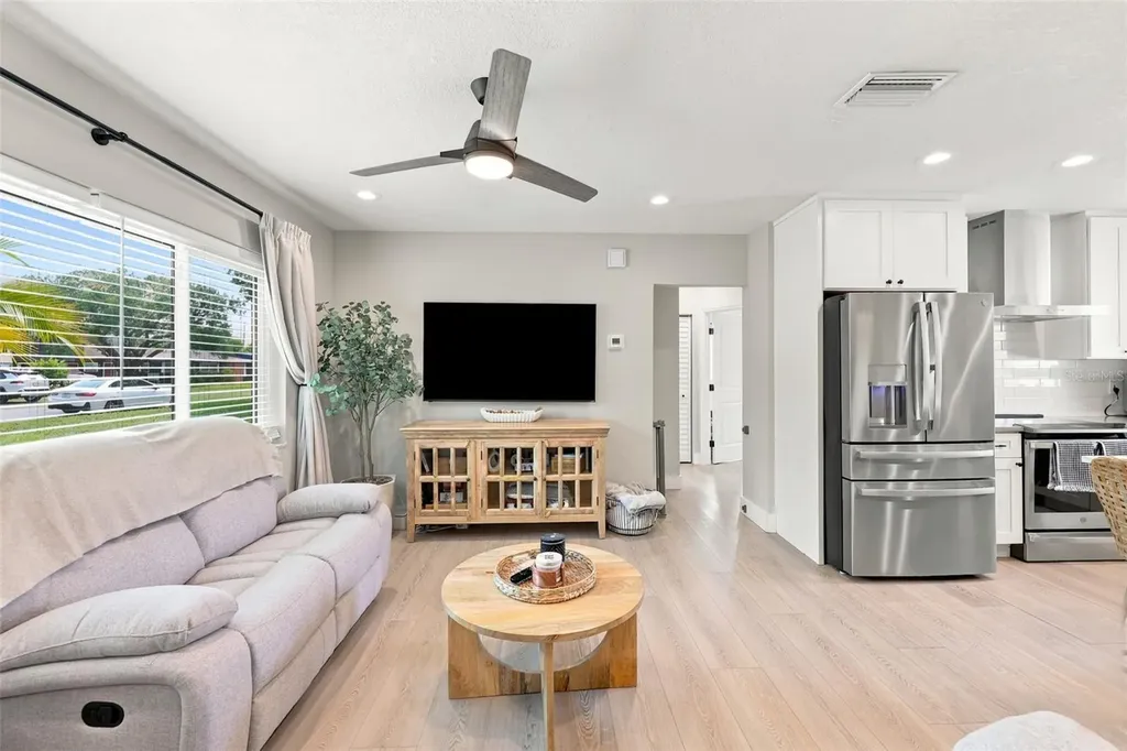 716 75th Avenue N St Petersburg FL 33702