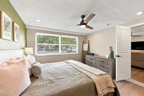 716 75th Avenue N St Petersburg FL 33702