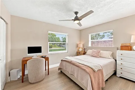 716 75th Avenue N St Petersburg FL 33702