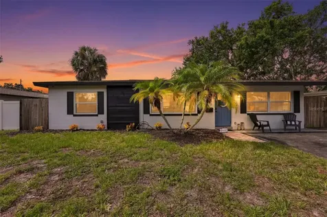 716 75th Avenue N St Petersburg FL 33702