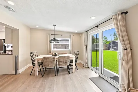 716 75th Avenue N St Petersburg FL 33702