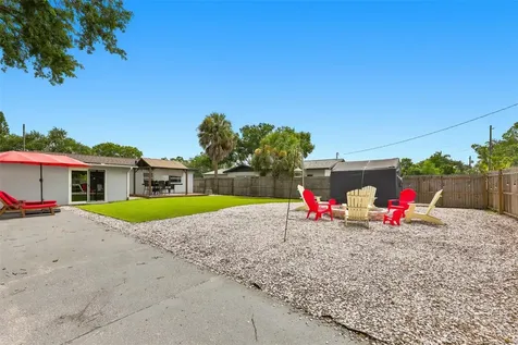 716 75th Avenue N St Petersburg FL 33702