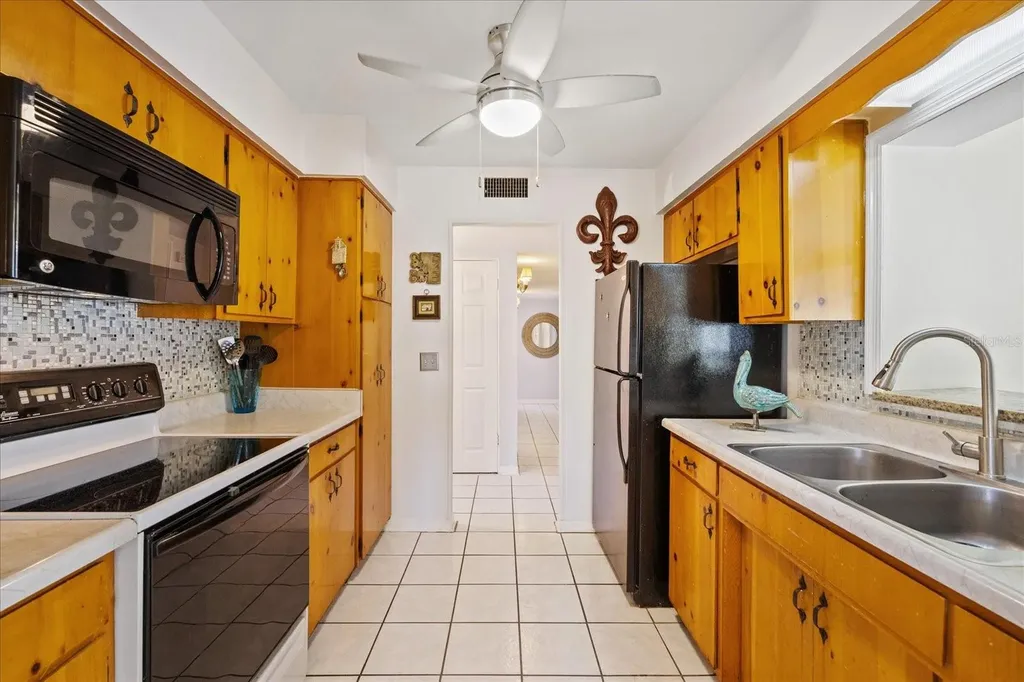 12510 Noreast Lake Drive Tampa FL 33612
