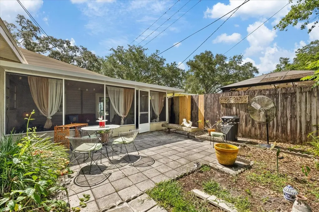 12510 Noreast Lake Drive Tampa FL 33612