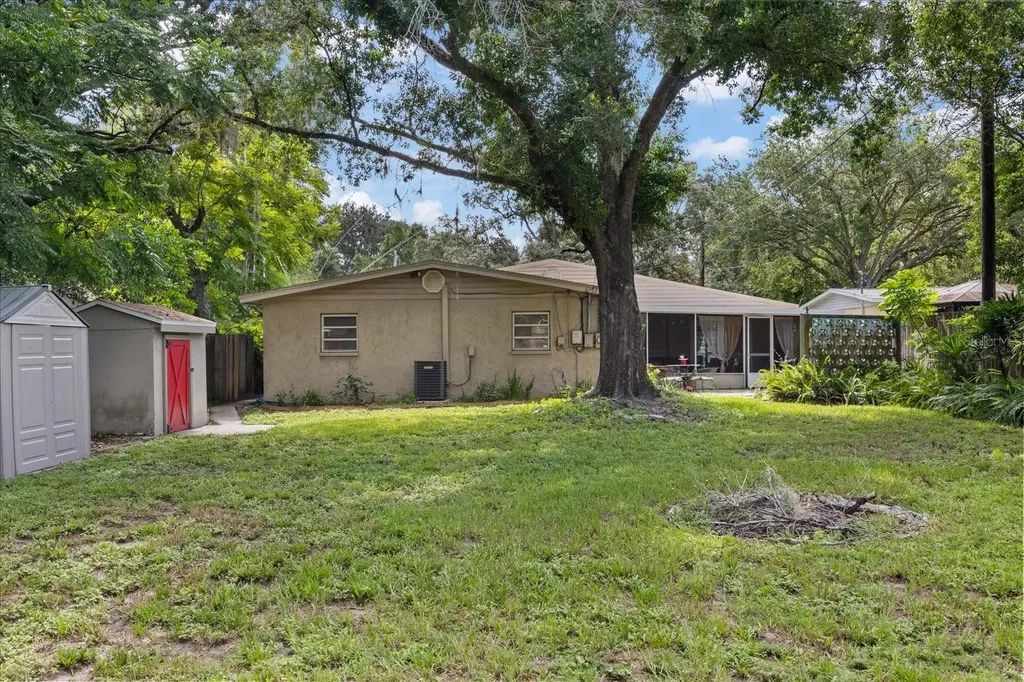 12510 Noreast Lake Drive Tampa FL 33612