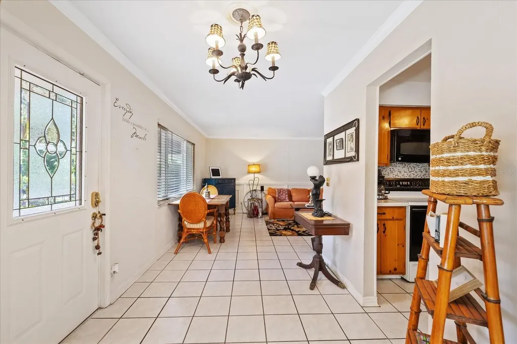 12510 Noreast Lake Drive Tampa FL 33612