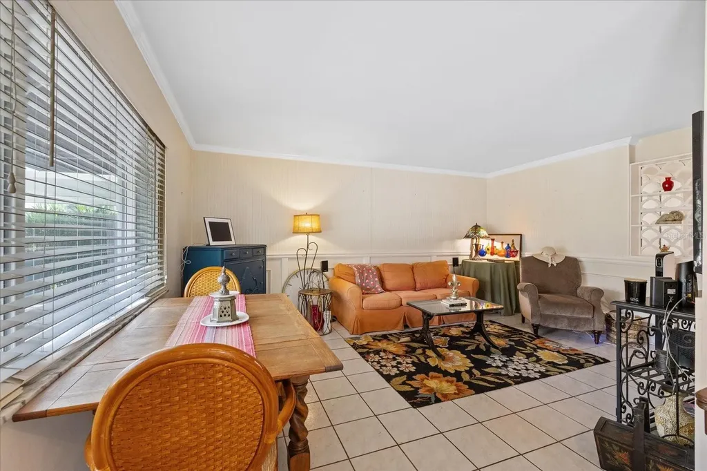 12510 Noreast Lake Drive Tampa FL 33612