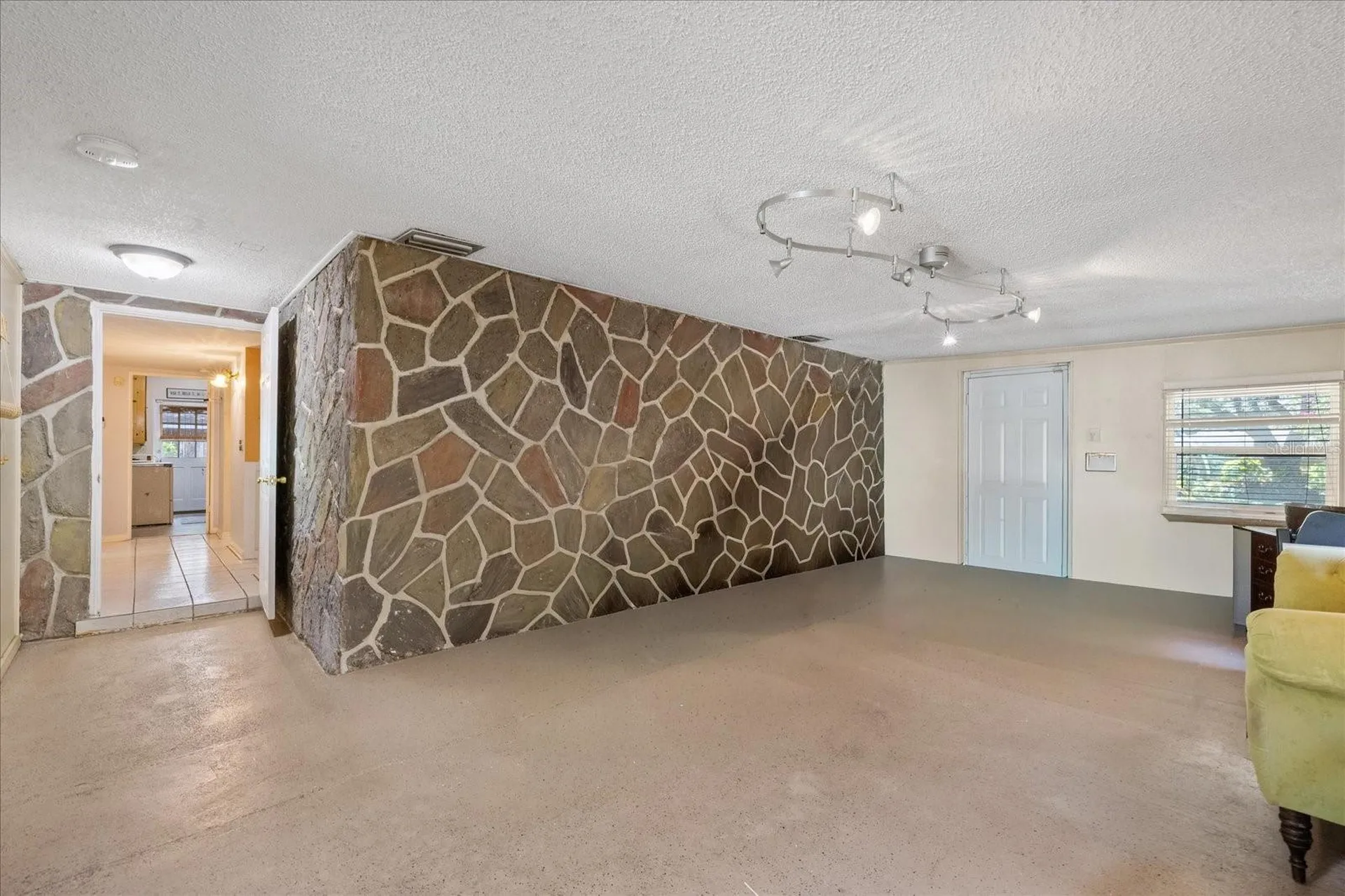 12510 Noreast Lake Drive Tampa FL 33612