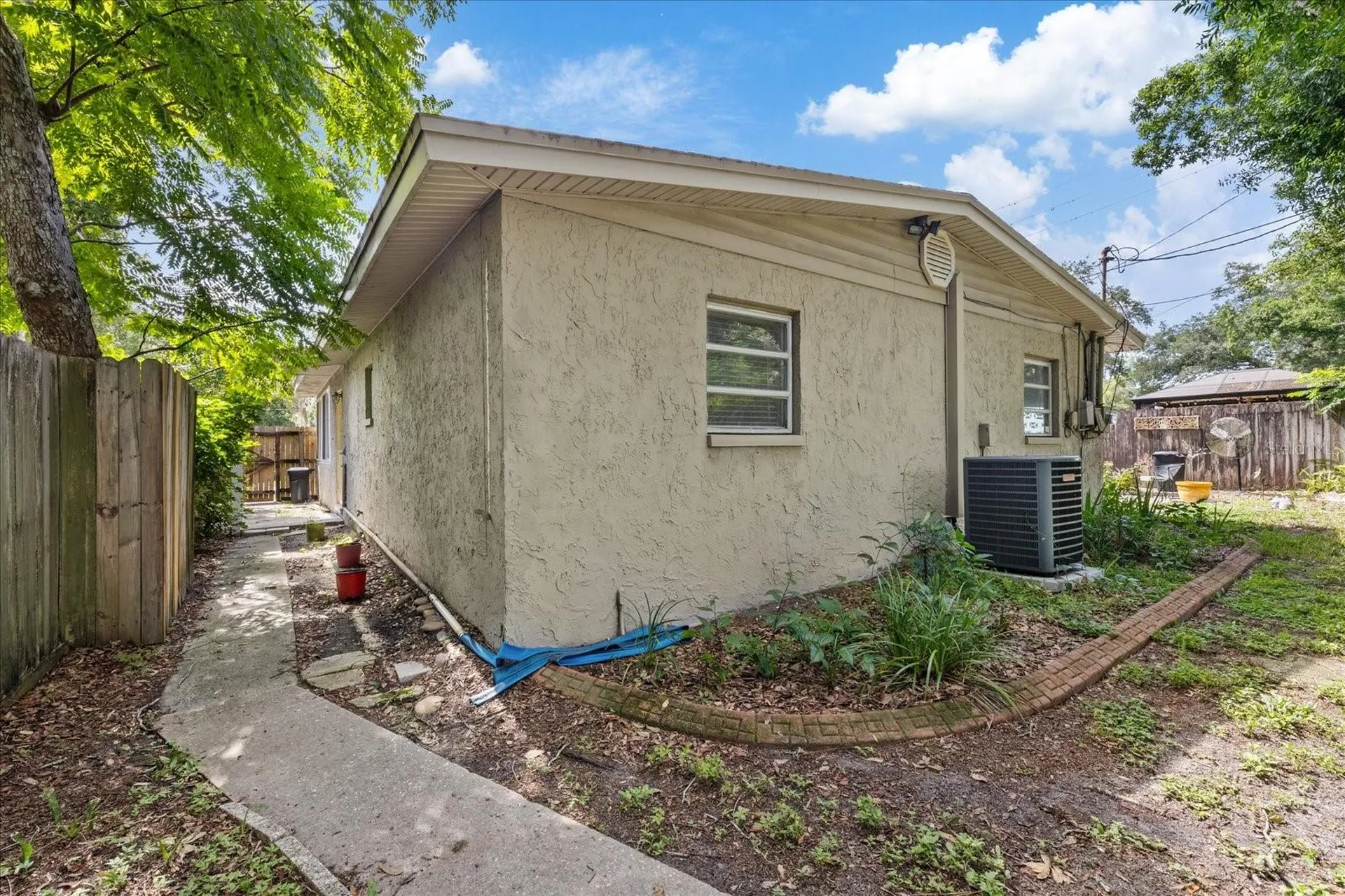 12510 Noreast Lake Drive Tampa FL 33612