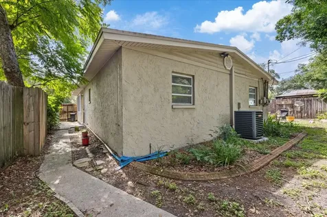 12510 Noreast Lake Drive Tampa FL 33612