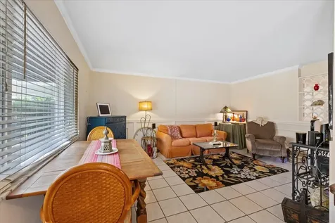 12510 Noreast Lake Drive Tampa FL 33612