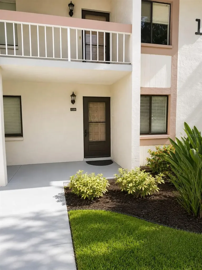 115 Lakeview Place Oldsmar FL 34677