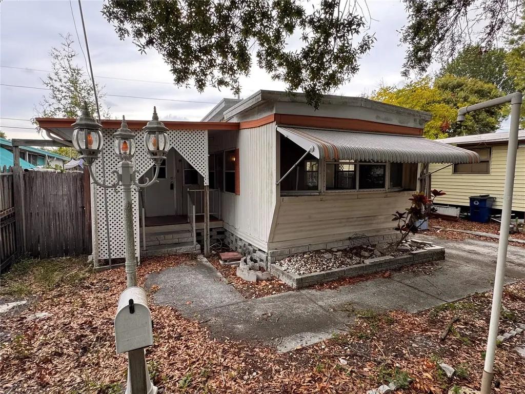 5042 76th Street N St Petersburg FL 33709