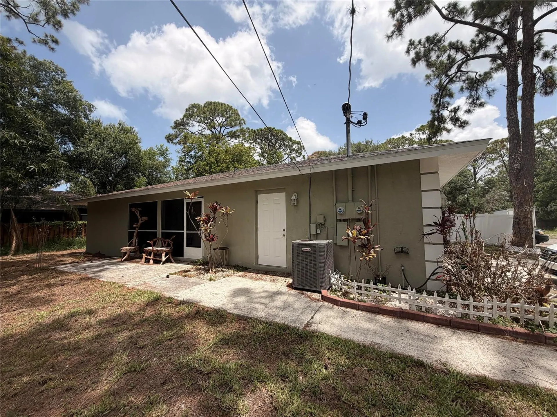 1213 Benedict Court Sarasota FL 34237