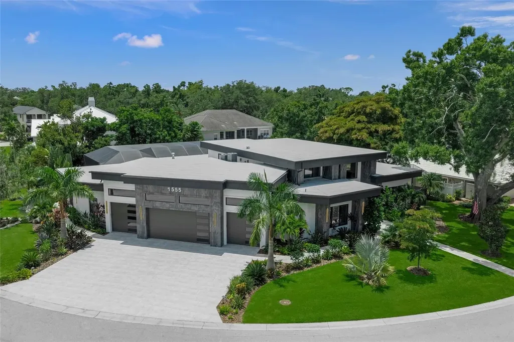 1555 Eastbrook Drive Sarasota FL 34231
