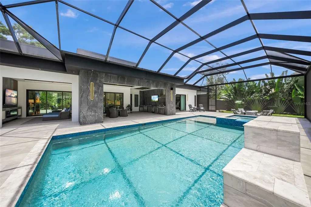 1555 Eastbrook Drive Sarasota FL 34231