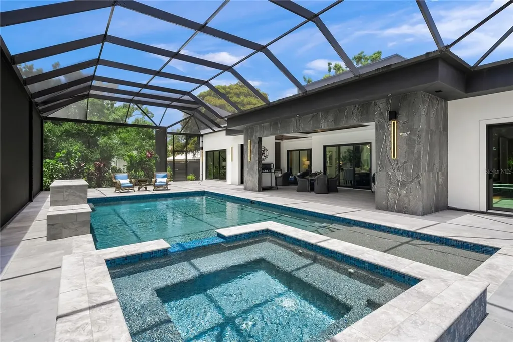 1555 Eastbrook Drive Sarasota FL 34231