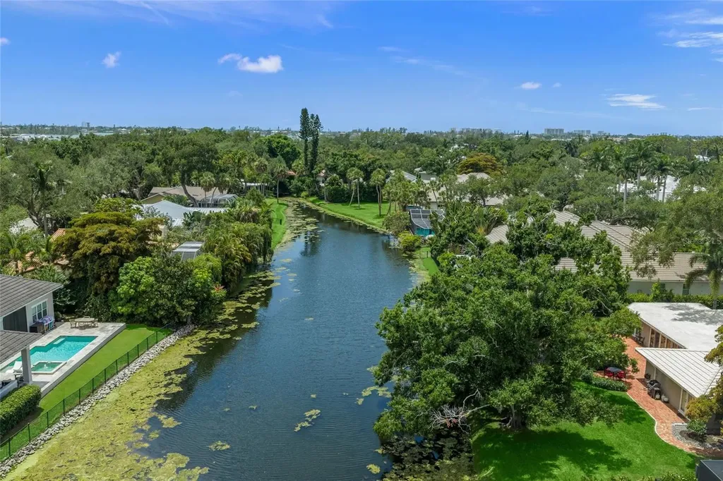 1555 Eastbrook Drive Sarasota FL 34231