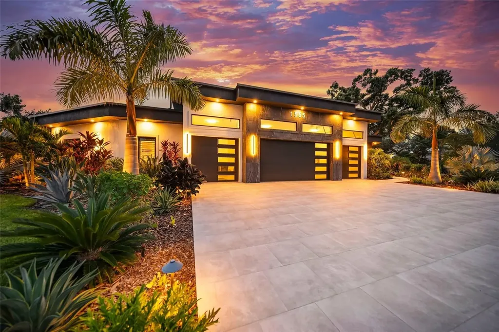 1555 Eastbrook Drive Sarasota FL 34231