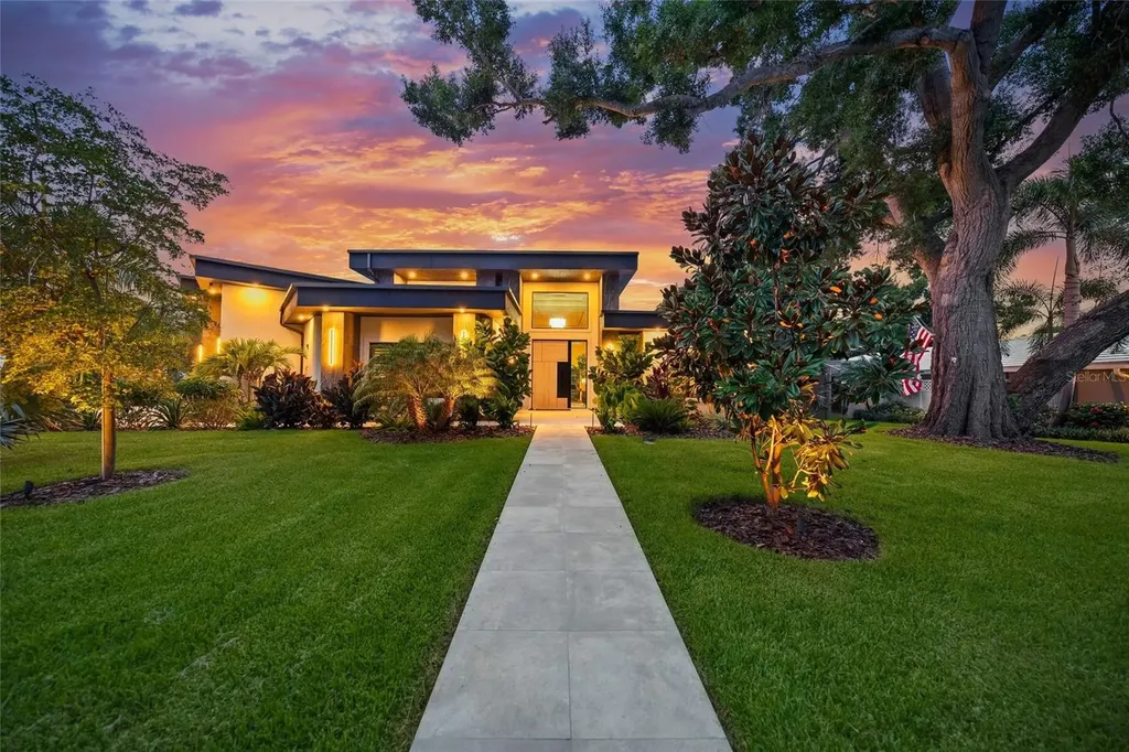 1555 Eastbrook Drive Sarasota FL 34231