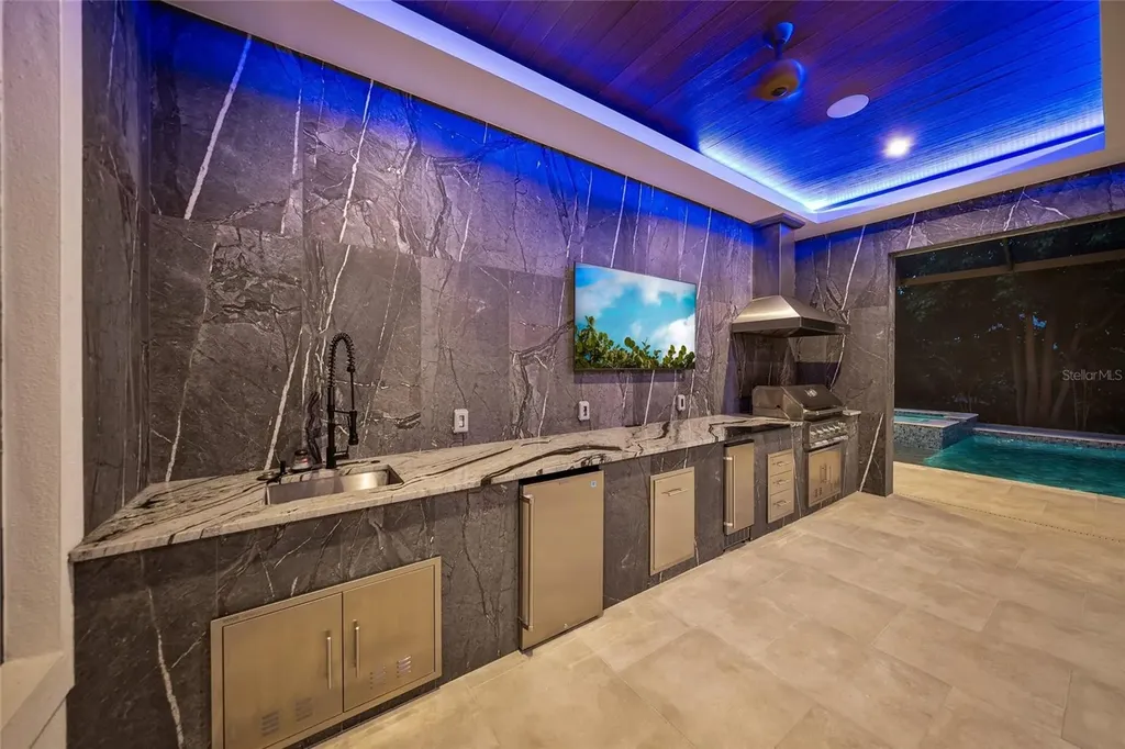 1555 Eastbrook Drive Sarasota FL 34231