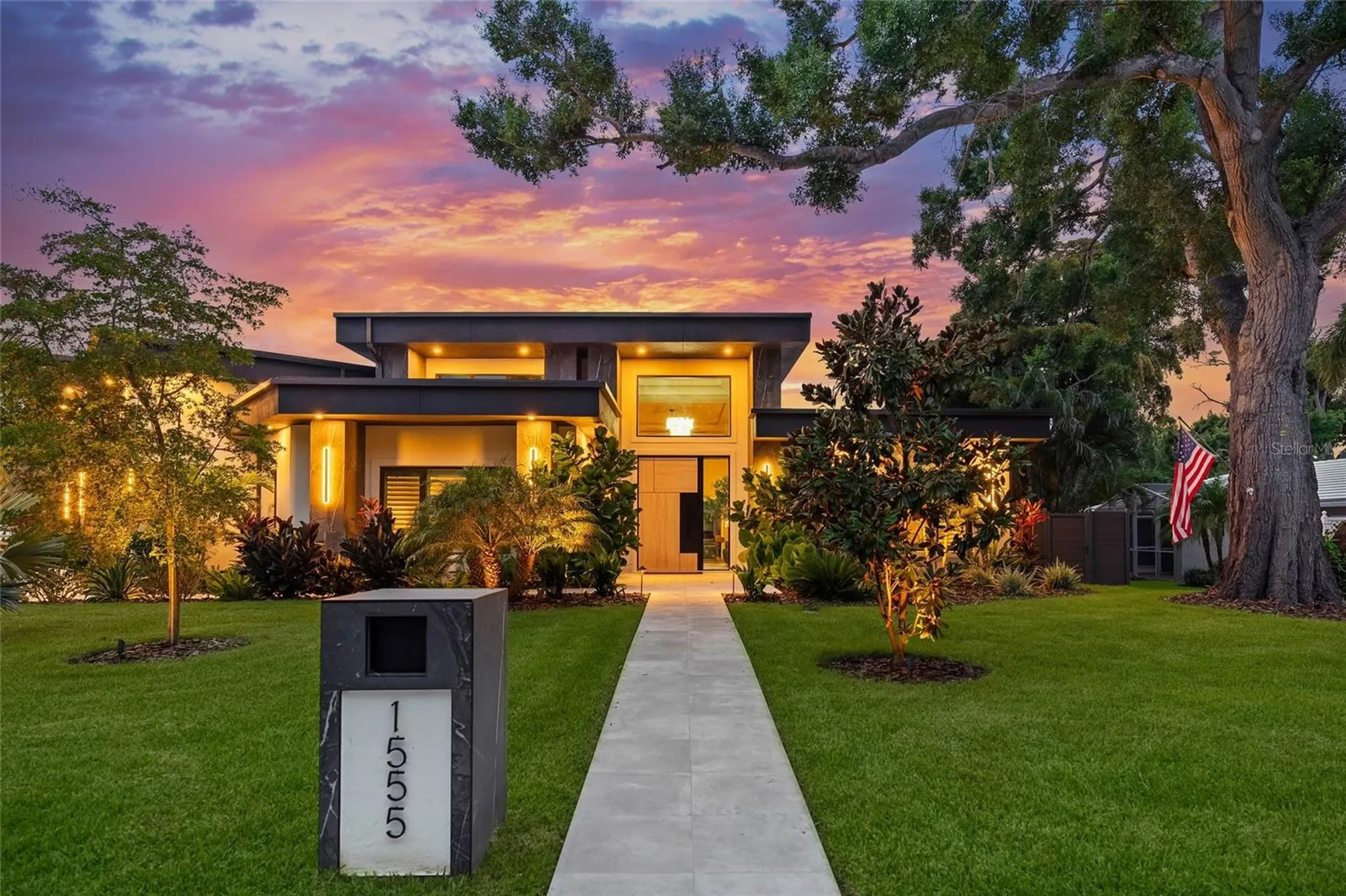 1555 Eastbrook Drive Sarasota FL 34231