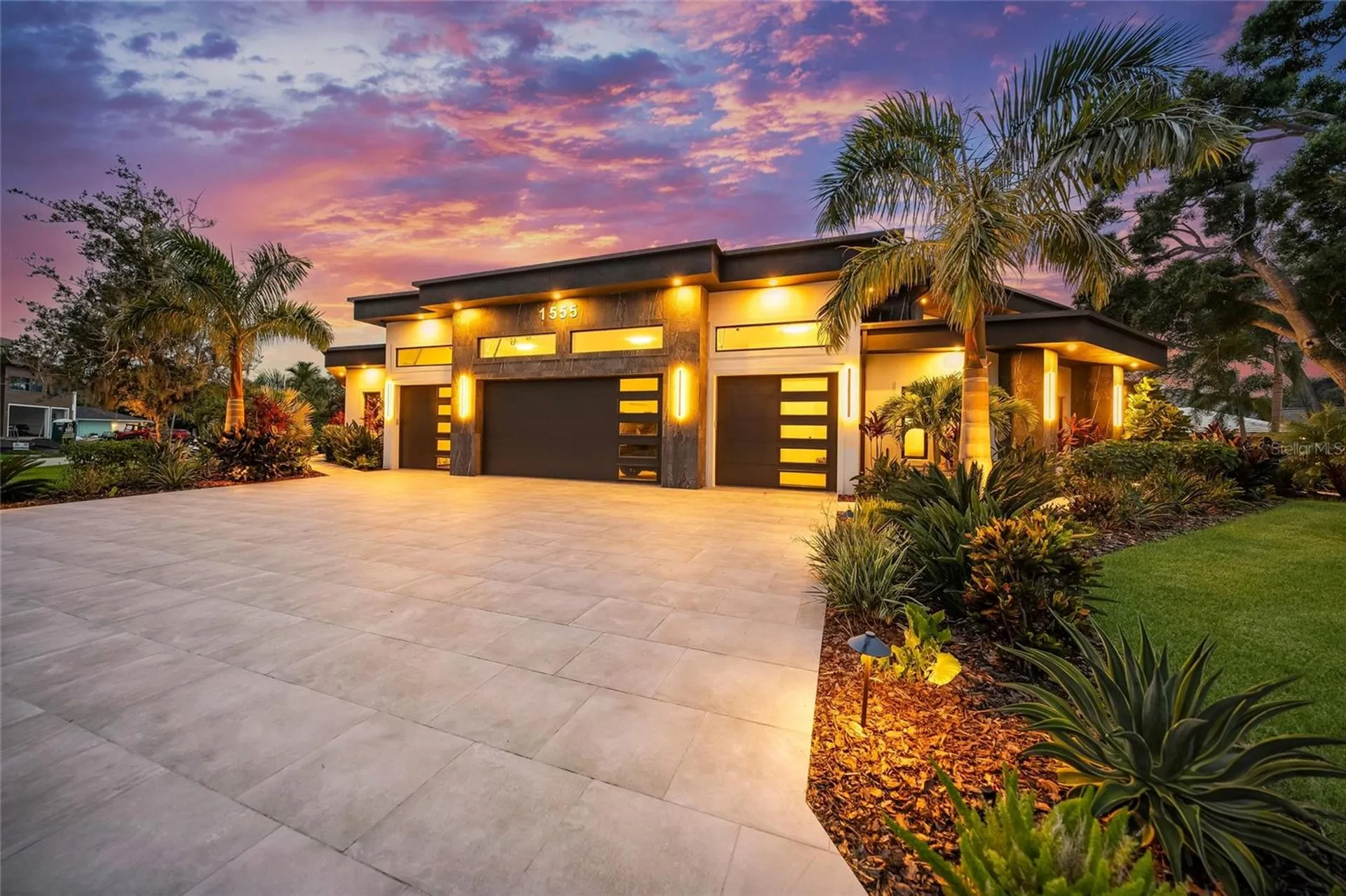 1555 Eastbrook Drive Sarasota FL 34231