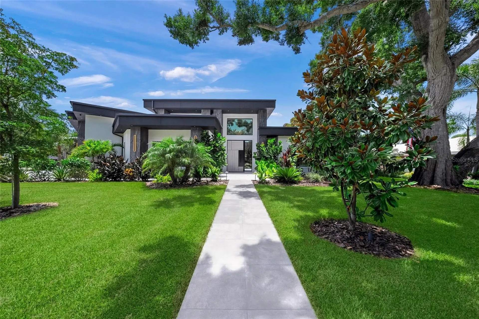 1555 Eastbrook Drive Sarasota FL 34231