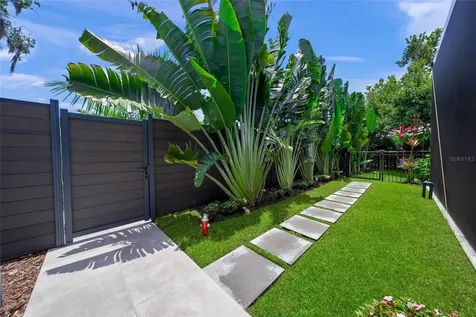 1555 Eastbrook Drive Sarasota FL 34231