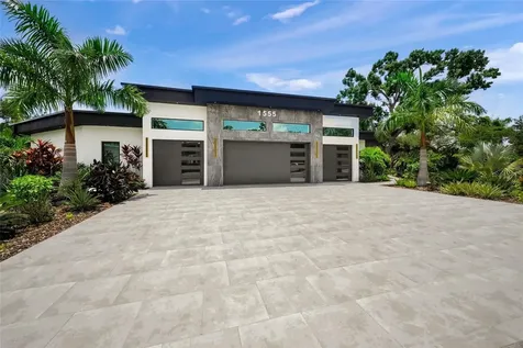 1555 Eastbrook Drive Sarasota FL 34231