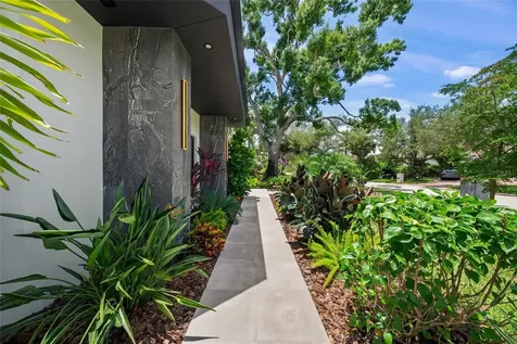 1555 Eastbrook Drive Sarasota FL 34231