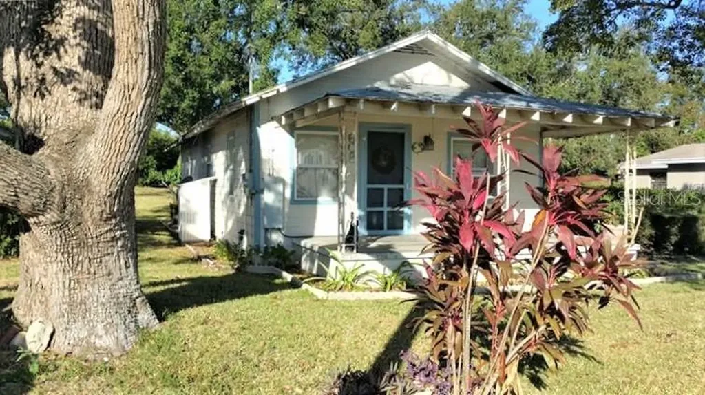 608 Lemon Street Auburndale FL 33823